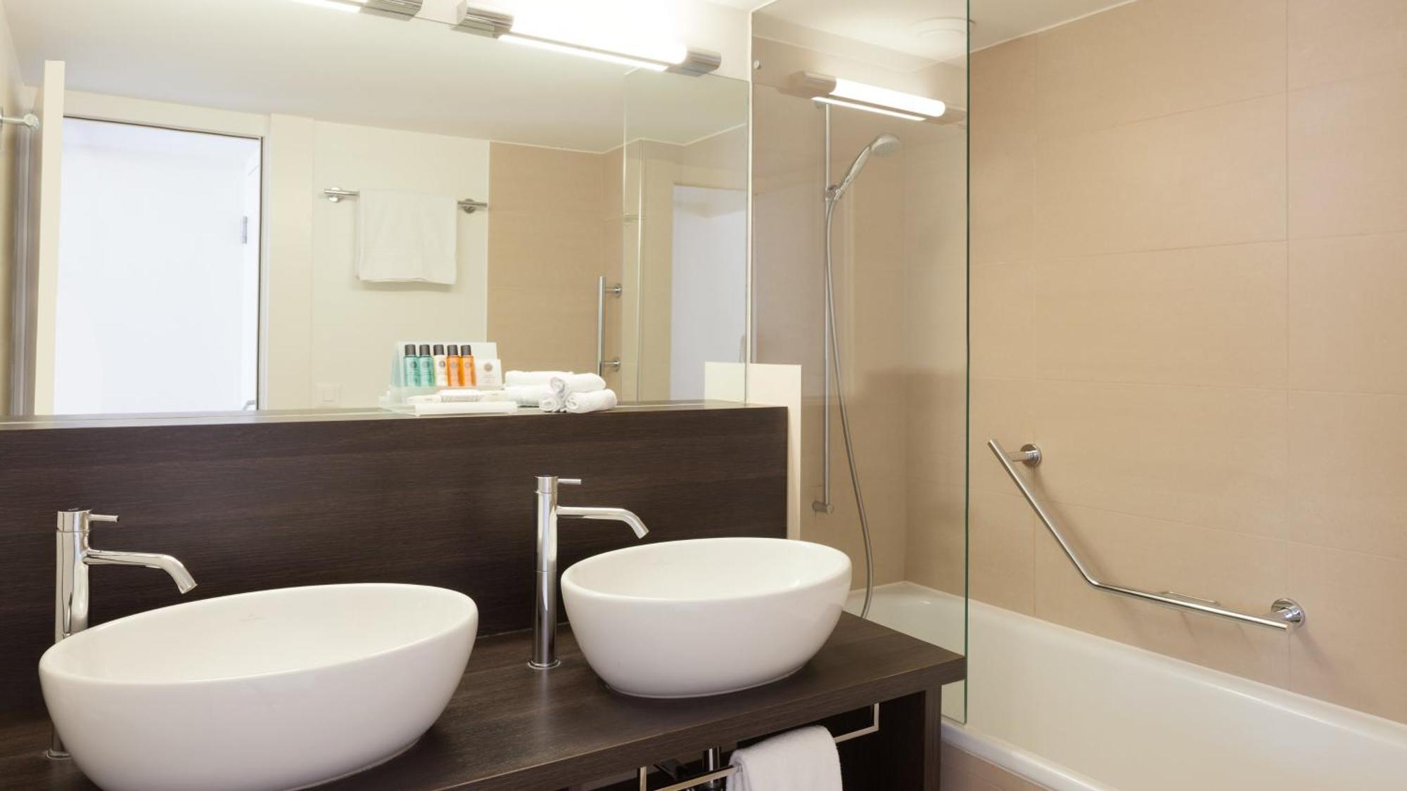 Crowne Plaza By Ihg
